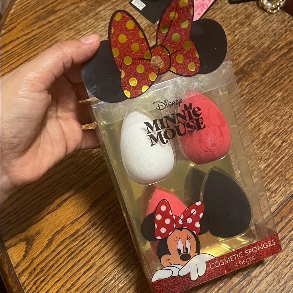 Disney Minnie Mouse Red and White Cosmetic Sponge Set